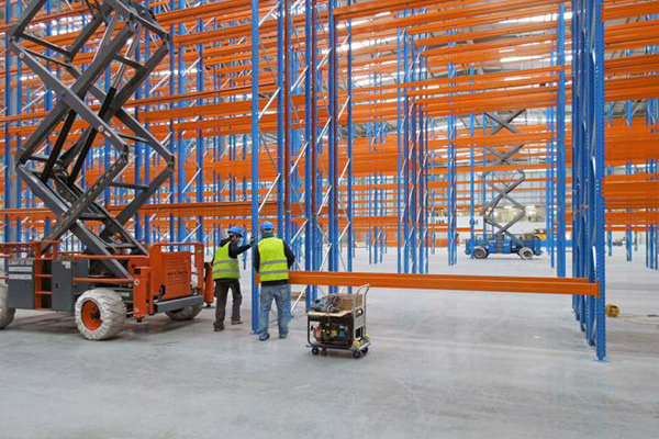 magazijnstellingen montage